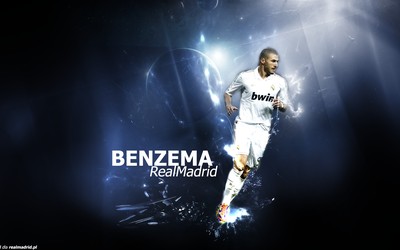 华体会电竞独家-三笘薰让对手赛后排队换球衣