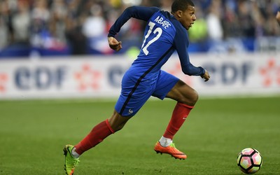 华体会电竞焦点-北爱尔兰队客场社区服务